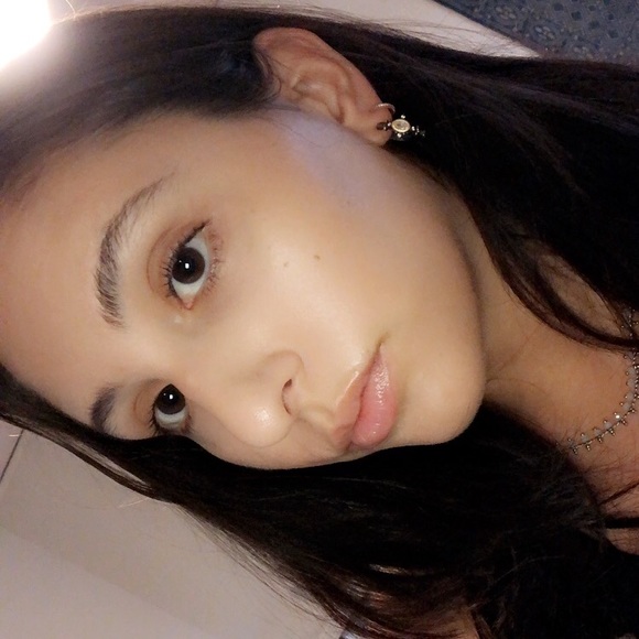 Meet your Posher, Olivia - Picture 1 of 1